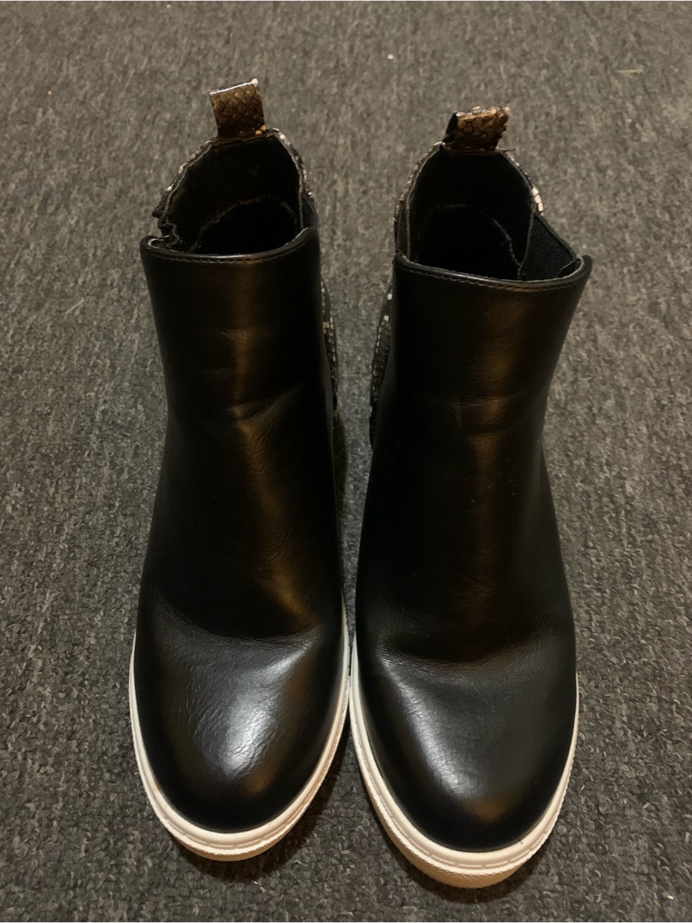 Women Soda Taylor-2 hidden Wedge Booties Black Sz.7.5
